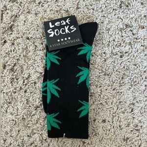 NWT Black and Green Leaf Socks